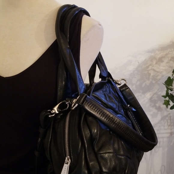 🌼COCCINELLE RARE HOBO🌼 - Picture 4 of 8